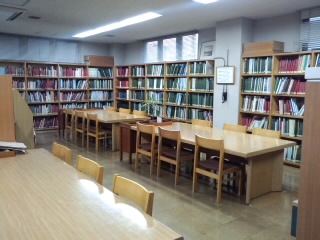 文書館の市民資料室の写真